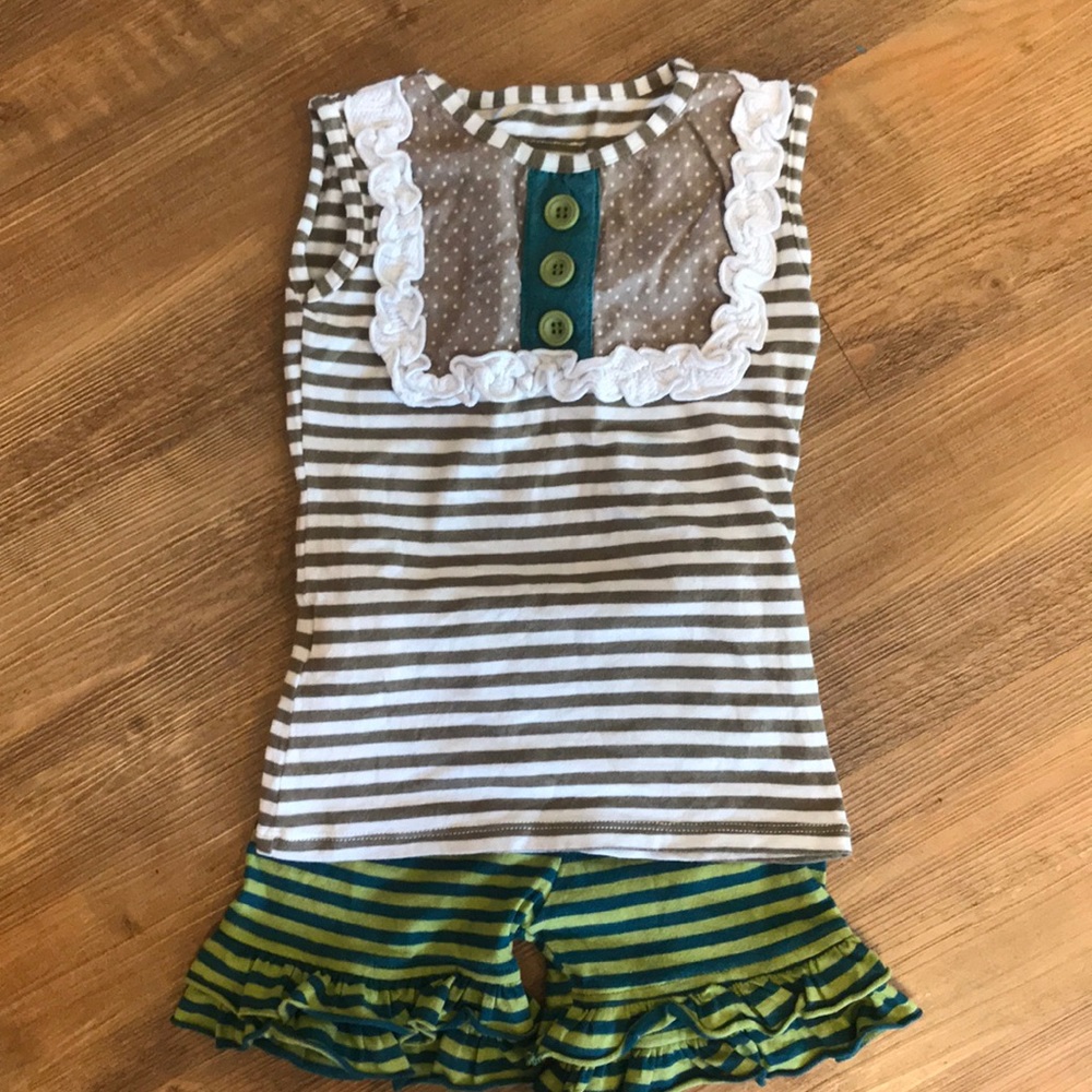 Persnickety two piece size 3 outfit